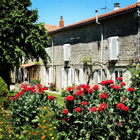 לינה וארוחת בוקר Aulnay  Les Noyers Aulnay מראה חיצוני תמונה