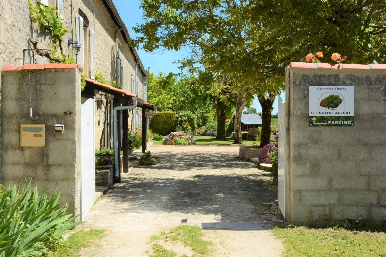 לינה וארוחת בוקר Aulnay  Les Noyers Aulnay מראה חיצוני תמונה