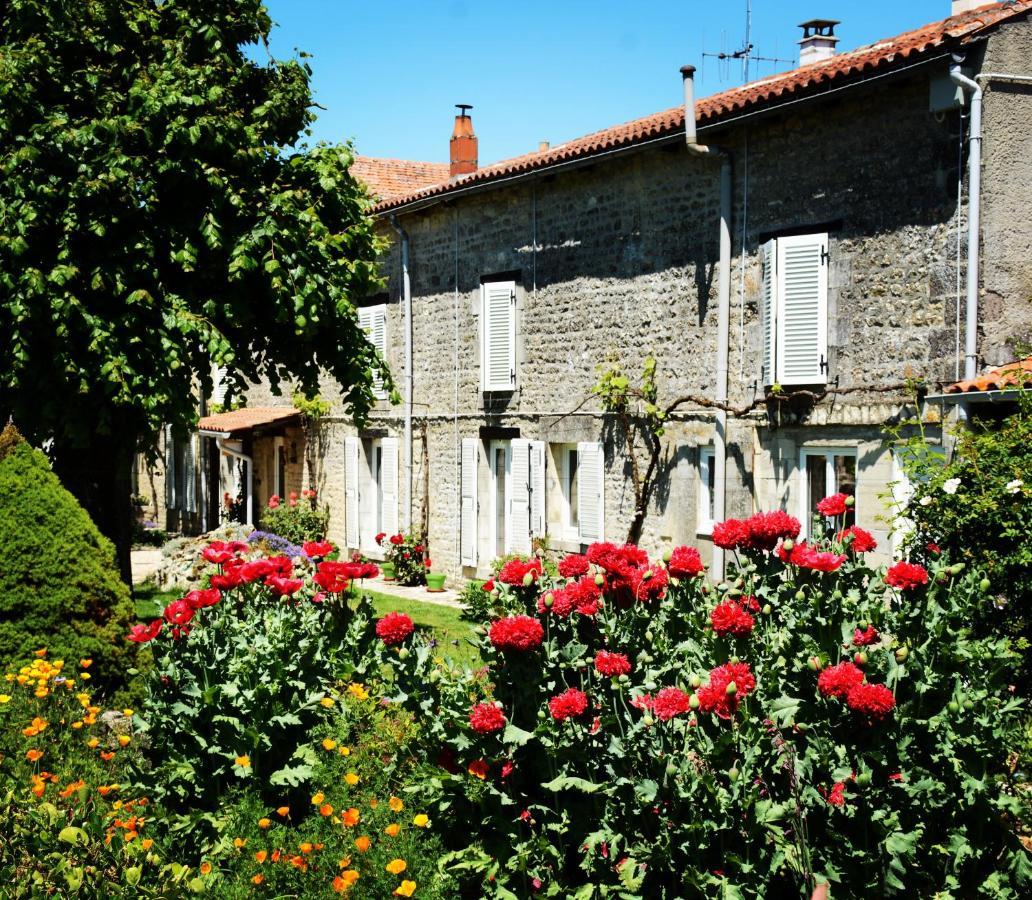 לינה וארוחת בוקר Aulnay  Les Noyers Aulnay מראה חיצוני תמונה